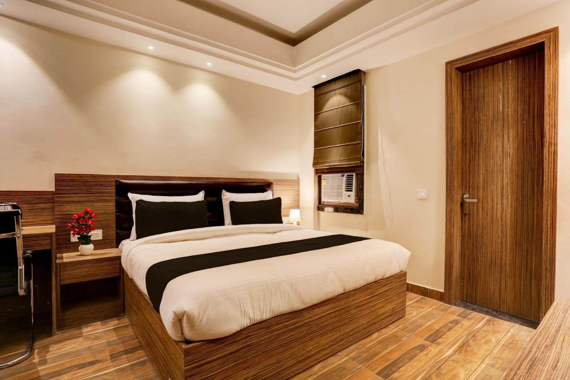 Collection O Stargaze Hotel Kanpur Exterior photo